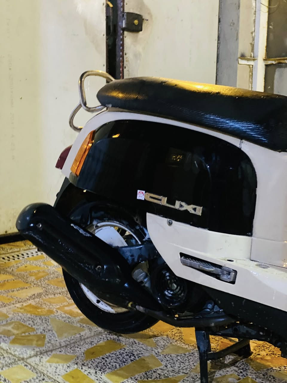 السلام عليكم 💝
دراجة بوليس للبيع🖤
الدراجة بلادية كلهة والدراجة خير من الله 
شوكت ماجان نكرة سلف وهندر💯
ومكينة ما مفتوحة وصوتهة ناعم 💯
وكلهة شغالة الدراجة مابيه اي نقص تاخذهة ماتذب عليهة ربع
📍مكاني الحسينية مال راشدية
☢️سعر:650 وبيه مجال ♥️
التواصل ***********
