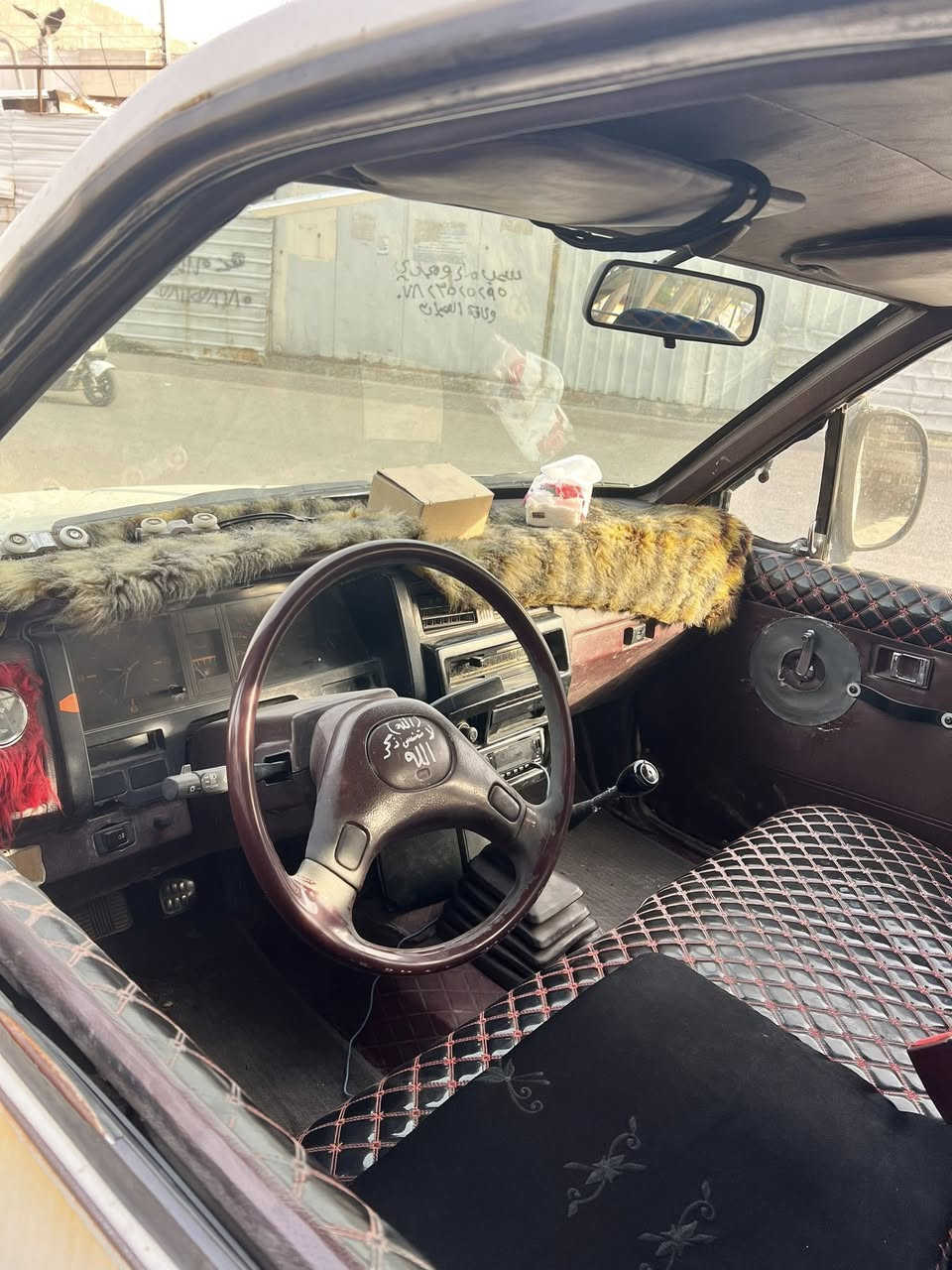 سلام عليكم للبيع بيكم نيسان موديل ٨٩ مكينه نضيفه تحويل سنويتها بعدها مانافذه السعر 32وبيها مجال بسيط مكاني بغداد***********
