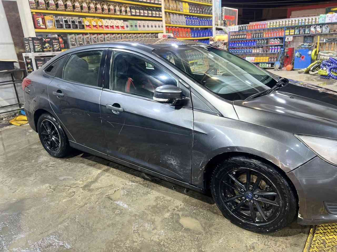 سلام عليكم فورد فوكس 2017 لون نفطي السياره بيه 2قطعه بنيد وچاملغ  عنوان بغداد رقم السياره شمالي   سعر 80وبيه مجال رقم التلفون ***********
