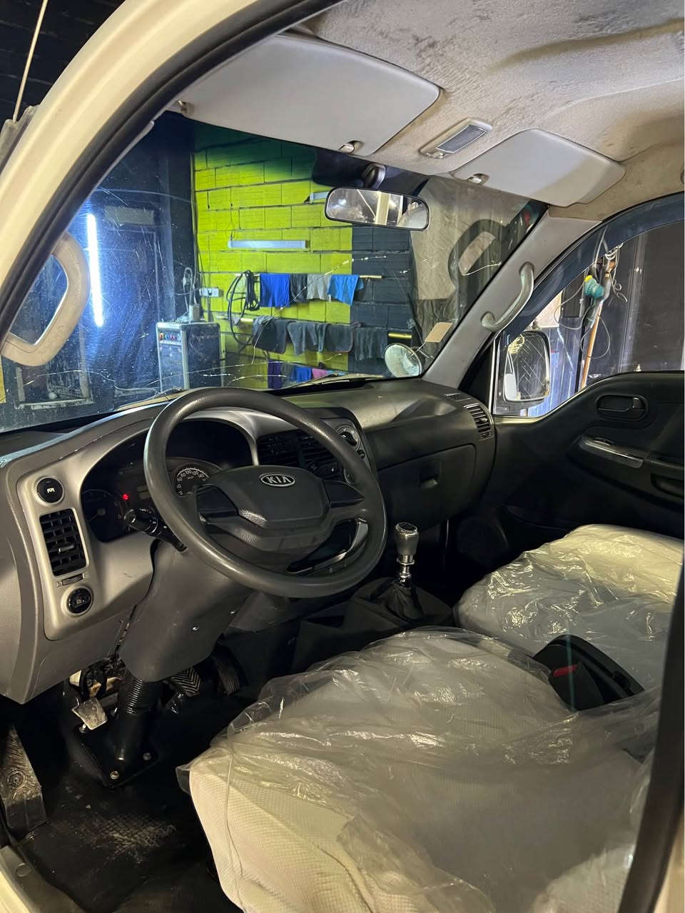 سەرەتا بە ناوی خودا 
کیا دوتەنی  ٢٠١٣ بڕاوە بڕاوە 
کامل جاهیزە تەنها برێکی نا بەسراوە 
مەکینەی٣٠٠٠ سۆپەرە ت
تایەی تازە 
ناوبۆدی تیایە 
زۆر جوانە سەیارەکە 
قەترە ڕزیوی نیە 
لەهەڵەبجەی شەهیدم ٦٨$ قوفڵی 
***********وەتس ئەپیلەسەرە حلبجة, السليمانية
