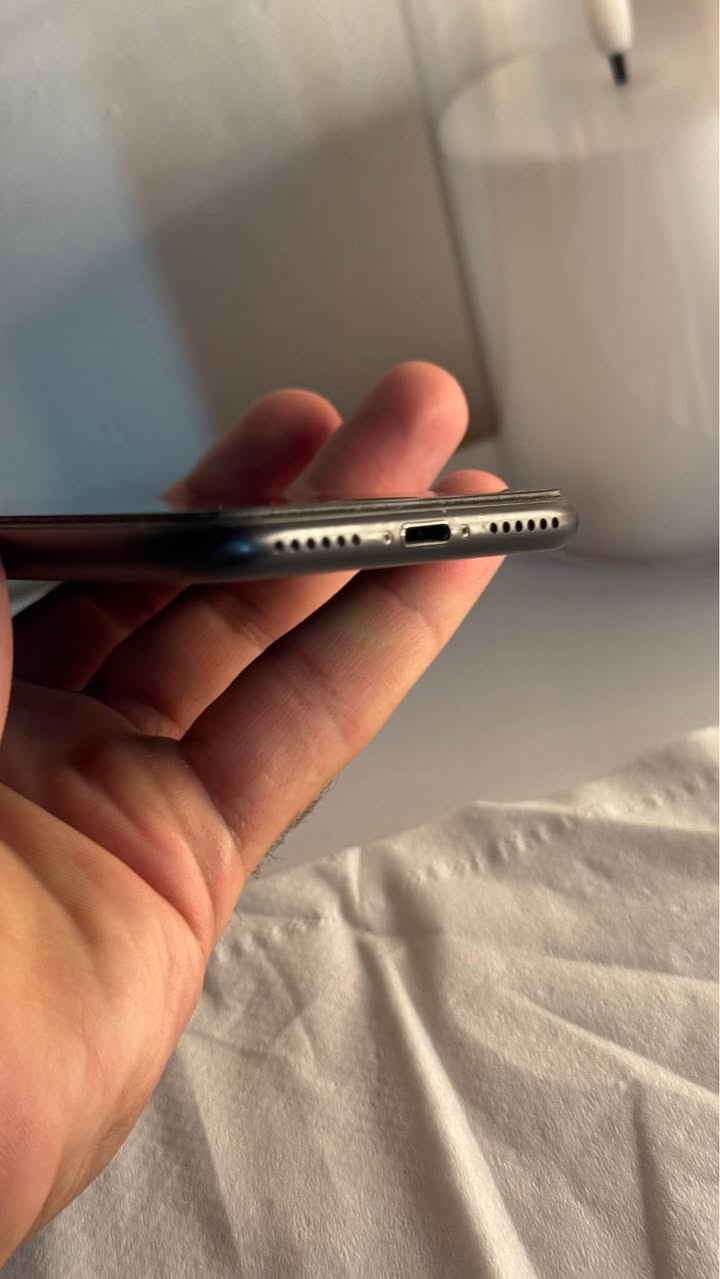 iPhone 7
لون اسود
مبدل بطاريه فقط
نظيف كلش
ذاكرة 32 
بصمه ودكمه
كارتونه همات وياه أربيل, العراق


**إذا كنت صاحب هذا الإعلان وتريد حذفه لأي سبب، رجاءا أرسل رسالة إلى الدعم الفني**