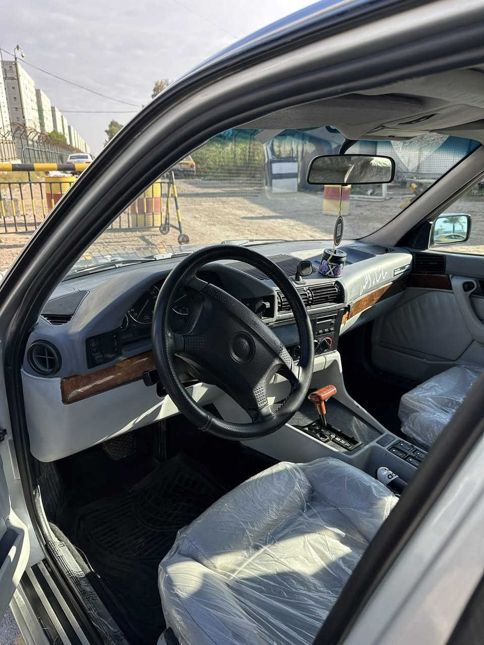 السلام عليكم اخواني أرجو منكم قراءة جميع الكتابة عن مواصفات السيارة
ومن ثم الاتصال والاستفسار
مكان بغداد بسمايه

***********
BMW بي أم
سيارة حجم اصل 525 محرك مسكر فانوس السيارة منظومة غازو وبانزين  محسن المحرك
اوتوماتيك
موديل 1993
سيارة صبغ عام فقط للجمالية فقط
اللون سلفر
مواصفات السيارة VIP
سقف سلايت
سيارة حلووا
أربع جامات كهربائي
كشن كهربائي وغرفة ملكي
مرايات كهربائي
تخم طائرات جداو EM
وياله ALPlNA
صوت رياضي 
تبريد ثلج❄️
سيارة مكفوله من حادث من ضربه
صدر خلفية امامي كلشي حدادية جديد
سيارة ما بيه برغي نقص كلشي على البلاد واضح
موجود صورة وفيديو كامل للسيارة
السياره بل واقع احله من الصور 
شرط التحويل ثاني يوم
سنوية جديدة 2027
سعر سياره 98 وبي مجال
