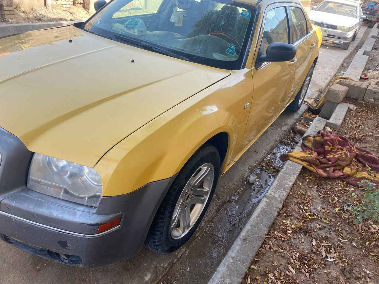 للبيع كلايسلر 300C موديل 2007
محرك 3.5 V6 بحالة ممتازة، مكينة وكير ما بيهن أي ملاحظات، لا تبخير ولا نقصان زيت.

✅ تبريد عايز بس غاز 

✅ مبدل جميع الزيوت والسوائ
السيارة تعرضت حادث أبيعك تاجيه 
✅ السنوية نافذة2029
✅ الغرامات مسدد

الموقع: ذي قار.. الشطره .
السعر: 85 قابل للتفاوض  . ترهم مراوس
للاستفسار: 📞 ***********
