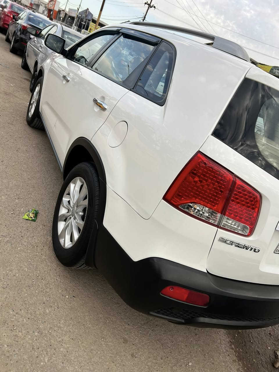 كيا سورينتو موديل 2011 رقم سليمانيه دولي
بدون صبغ بدون تبديل بدون تعديل 
محرك اربعه سلندر دوش  المرغوب
كير ومحرك شرط بدون عيب 
تايرات حداديه جديد 
دفتر بانزين موجود تحويل مباشر
شاشه ايباد وكامره دوار وتشغيل عن بعد
مكان كركوك سعرها 145$ ومجال
للأستفسار ***********
