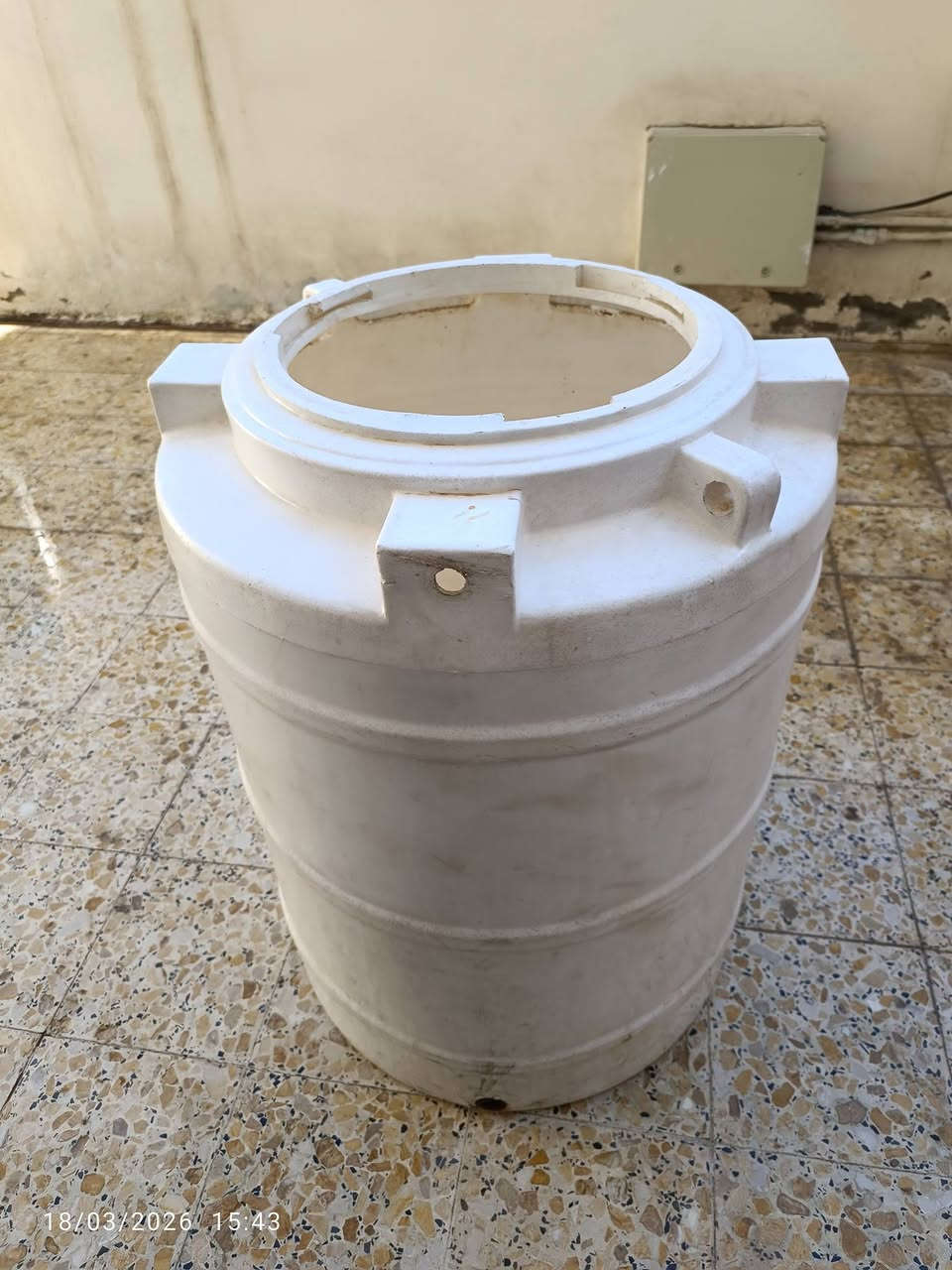 السلام عليكم خزان ماء سعة 250لتر نظيف سعره 30الف مع المجال ومغلسة نظيفة سعره25 مع المجال الاستفسار اكثر ***********
