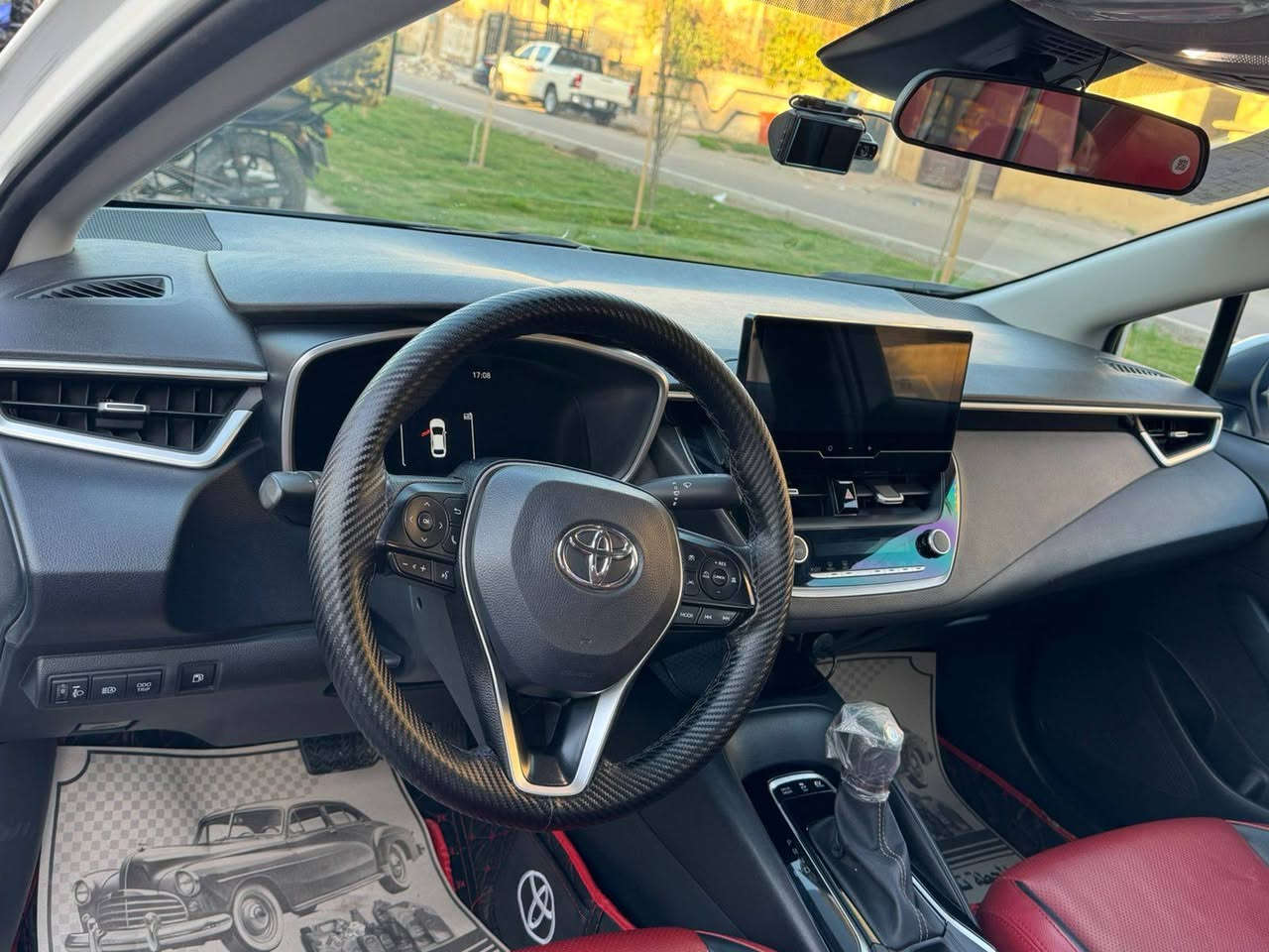 كورلا موديل 24 هايبرد فول 1/1 داخل احمر
السياره ماشيه 18الف بعدها ع وضع الشركه كله ع بلاد مكفوله سياره من صبغ 
كشنات جلد احمر
سلايد روف 
بصمه تشغيل 
بصمه بيبان 
هندر بريك دكمه 
اوتو هولد
أشاير بل مري 
تبريد شاشه
ويل كب 
محرك 1.800 
تحكم ستيرن 
لد امامي 
السياره مكفوله كفاله عامه 
مكاني بغداد حي  العامل  رقمي ***********
