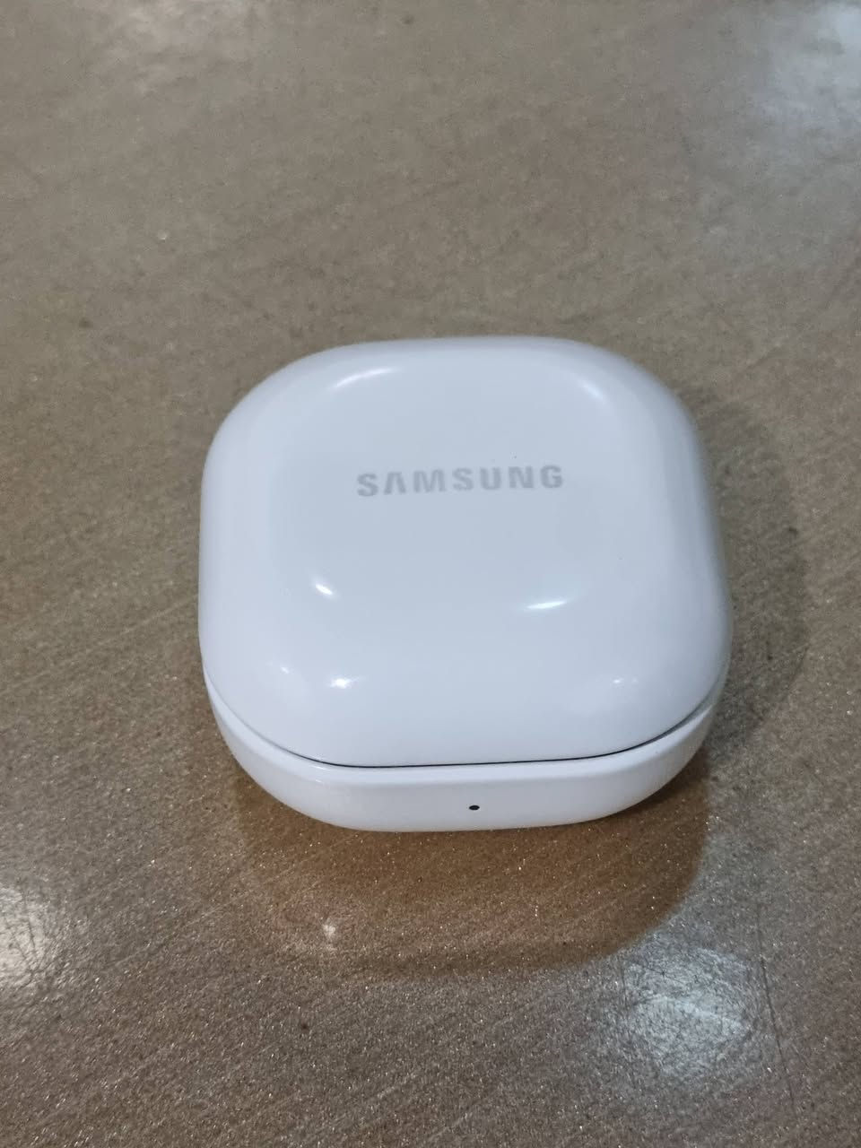 Buds FE ,
نضيفه شغاله كاملة عين الفهد 60 الف موجود توصيل

***********
