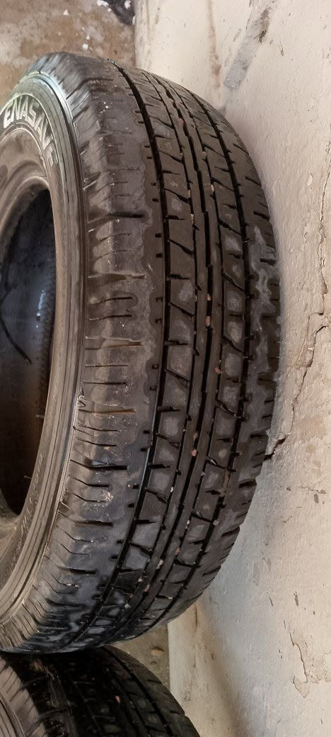 سلام عليكم ورحمه الله وبركاته تايرات للبيع نظاف 185/75/15زوج سعر ٤٠بيهن مجال وتك 205/65/15 سعر 15وتك 185/65/14سعر 15 رقم الهاتف ***********
