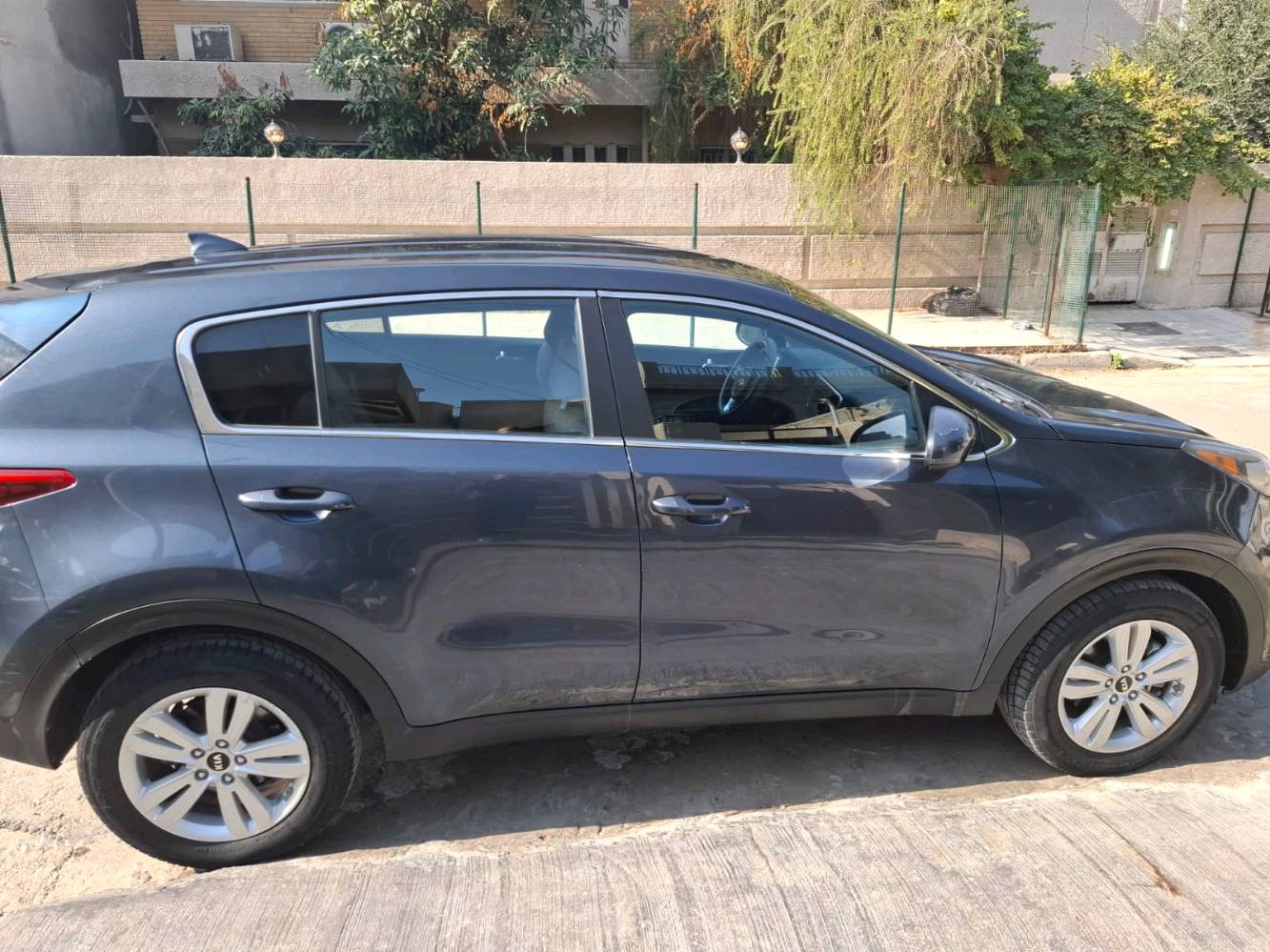 سبورتاج وارد أمريكا
موديل ٢٠١٨
مكينة ٢٤٠٠ gdi
سيارة رقم سليمانيه تحويل ثاني يوم بسمنة
السيارة مال بيت حلوة ومناقصهة شي
حادث أمريكا البنيد وهنا صار بالباب الخلف السايق وانصبغ مواصفات السبورتاج معروفة
السياره ببغداد
السعر المطلوب ١٤٩ وبيهة مجال حك الجيه
اي استفسار اتصل *********** والرقم بي واتساب