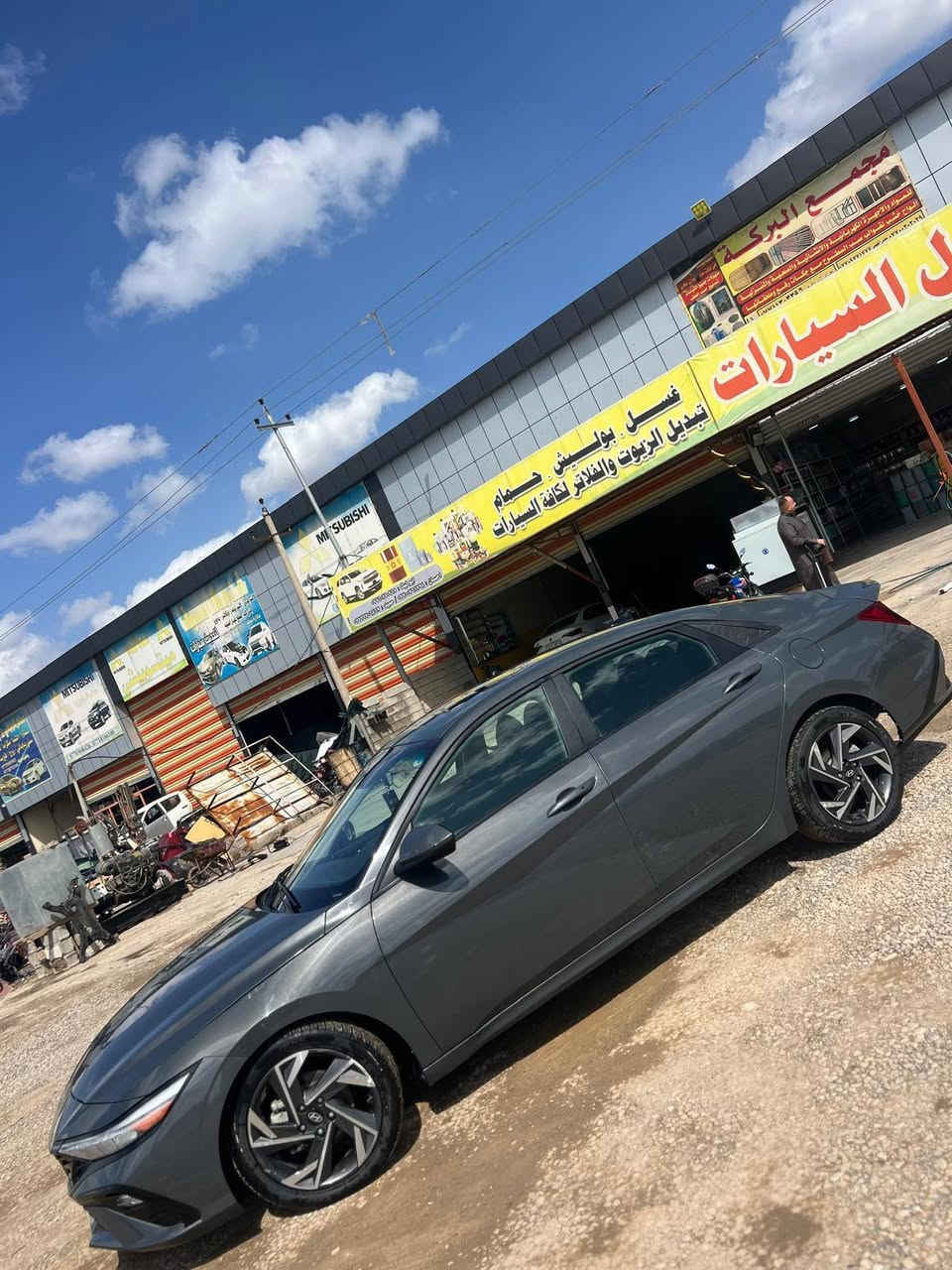 السلام عليكم ورحمة هونداي النترا موديل ٢٠٢٤ لون نفطي وماشية ٣١ للف ميل وضررها واضح بدون ايرباك بيع فقط ومكانها ديالى تقاطع القدس وسعرها ب١٣٩ $ للاتصال ***********
