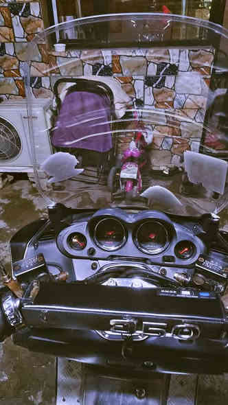 سلام عليكم الدراجه للبيع فورزه 0/6الدراجه كامله مكمله نضيفه ومابيهه شي الكهربايات كلهه شغاله التأيرات نضاف مابيهه شي البدلات انضاف مابيهن شي الكفرات انضاف مابيهن شي لاتنقبص ولاتبخير النظافه كدام عينكم الحماو طبيعيه وهاذه مكاني بغداد الشعب وهاذه ***********موجود واتساب السعر 700وبيهه مجال قليل
