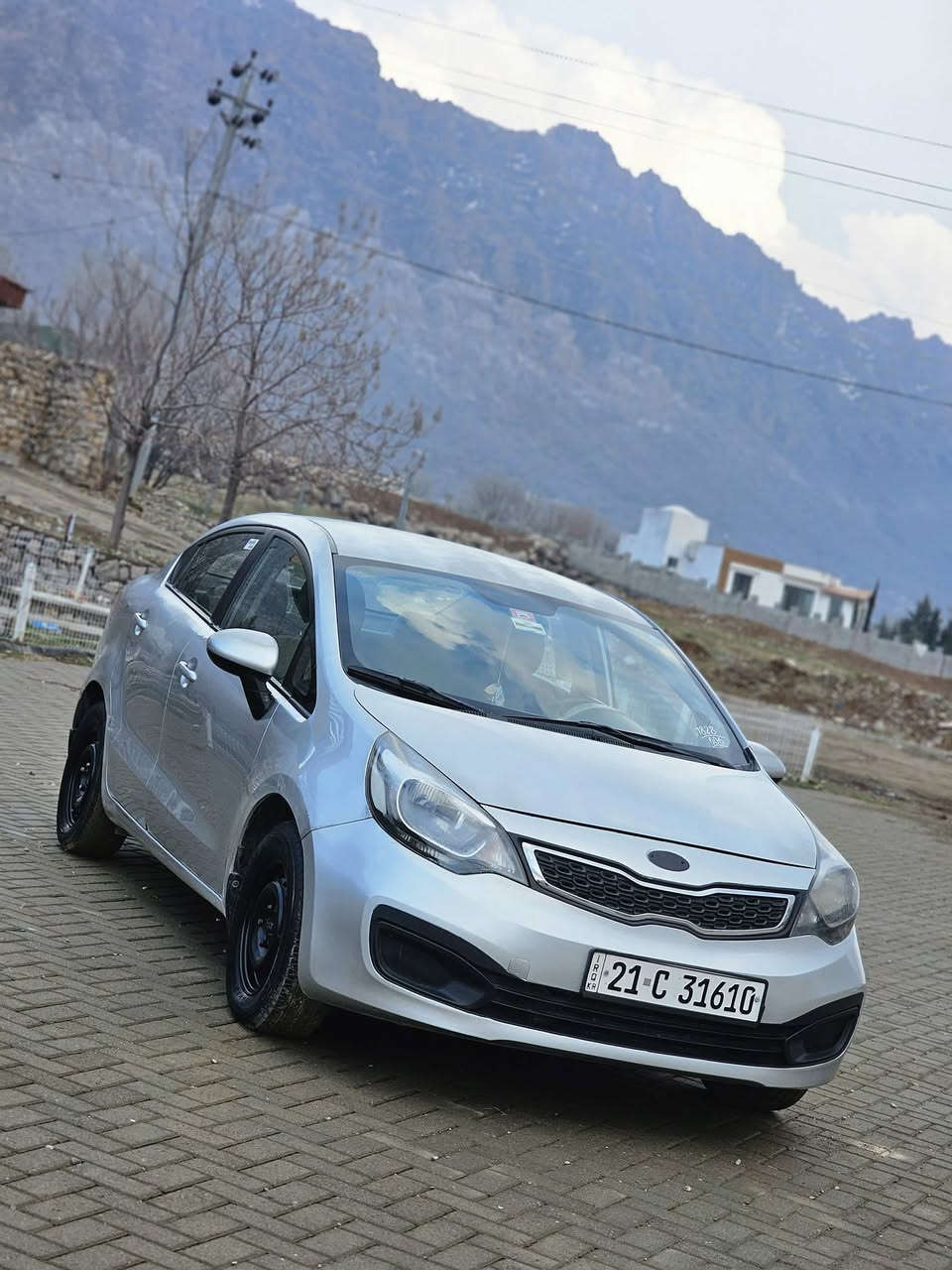 بسم الله الرحمان الرحيم کیا ڕیۆ مۆدێل 2012
گێڕ ئۆتۆماتیک و عادی  
مەکینە گەورە 16 
لایت عەدەسە و ڤۆلیۆم 
نیزام ECO 
بێ بۆیاخ تەنها 3 پەڵە بۆیاخی هەیە 
بۆ 100 کیلۆمەتر تەنها 6.7 لتر سەرف دەکات 
سەیارەیەکی زۆر جوان و بێ مەسرفە
گێڕ و مەکینە و تەقەو رەقە بەشەرت
سعر: ٨٣ گەڵا و معامەلە 
ڤایبەر و وەتساپ 
***********
