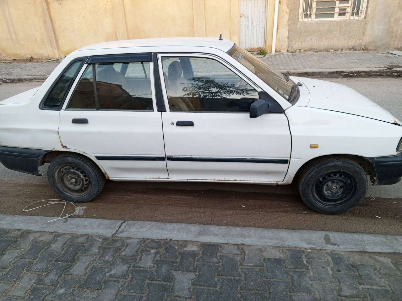 السلام عليكم
سايبه مديل 2015

رقمه قادسيه تنتهي السنويه لحد شهر 6

بيه مشكله بالكير يفلت الرابع 

امبدل بس جاملغ سياره دوشمته حلو 

ابيعها على هل حطه 

تخم تاير جديد هيه ولحداديه

رايده 30 قفل 
***********
