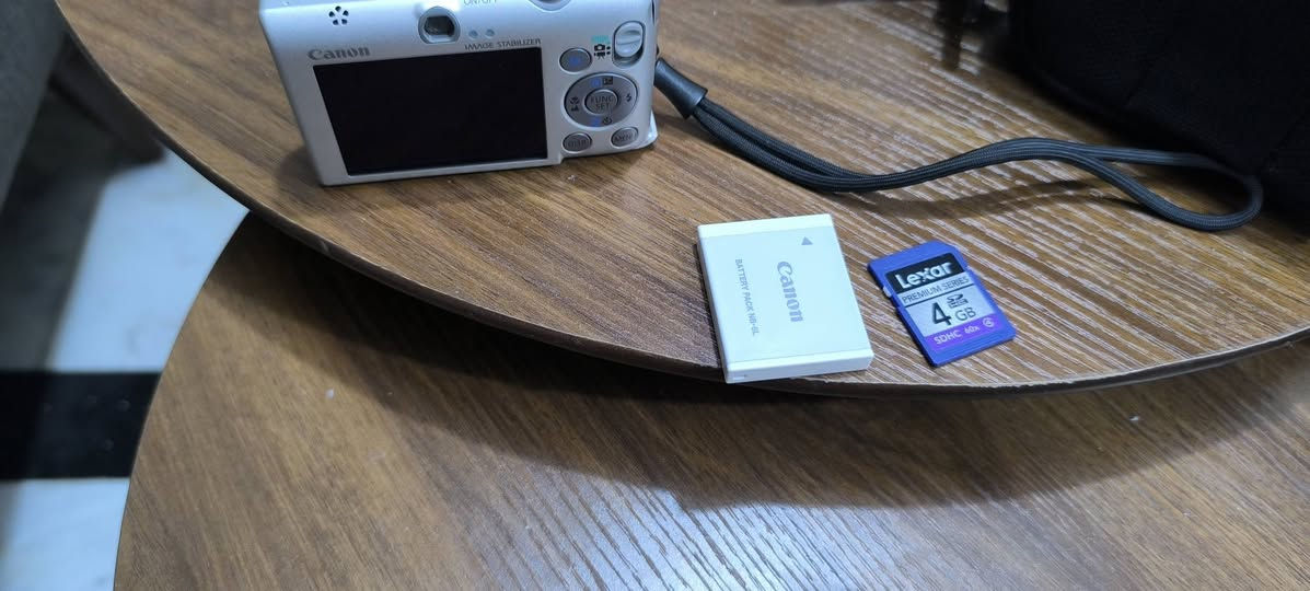 السلام عليكم
مجموعه كاميرات ديجيتال 
كل وحده سعر 
موجود توصيل جميع المحافظات


**إذا كنت صاحب هذا الإعلان وتريد حذفه لأي سبب، رجاءا أرسل رسالة إلى الدعم الفني**