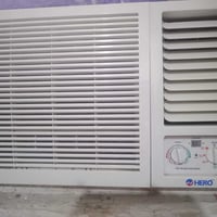 مكيف شغال عل الفحص للبيع السعر 250 رقم الهاتف07855184747