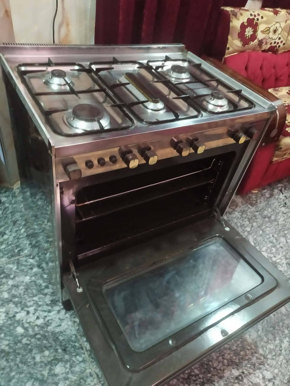 السلام عليكم طباخ مصري عشتار جديد عل وضع البلادي جدحه كلوب شوايه نضافه فول نار فول العنوان بابل مركز سعره خاص ***********
