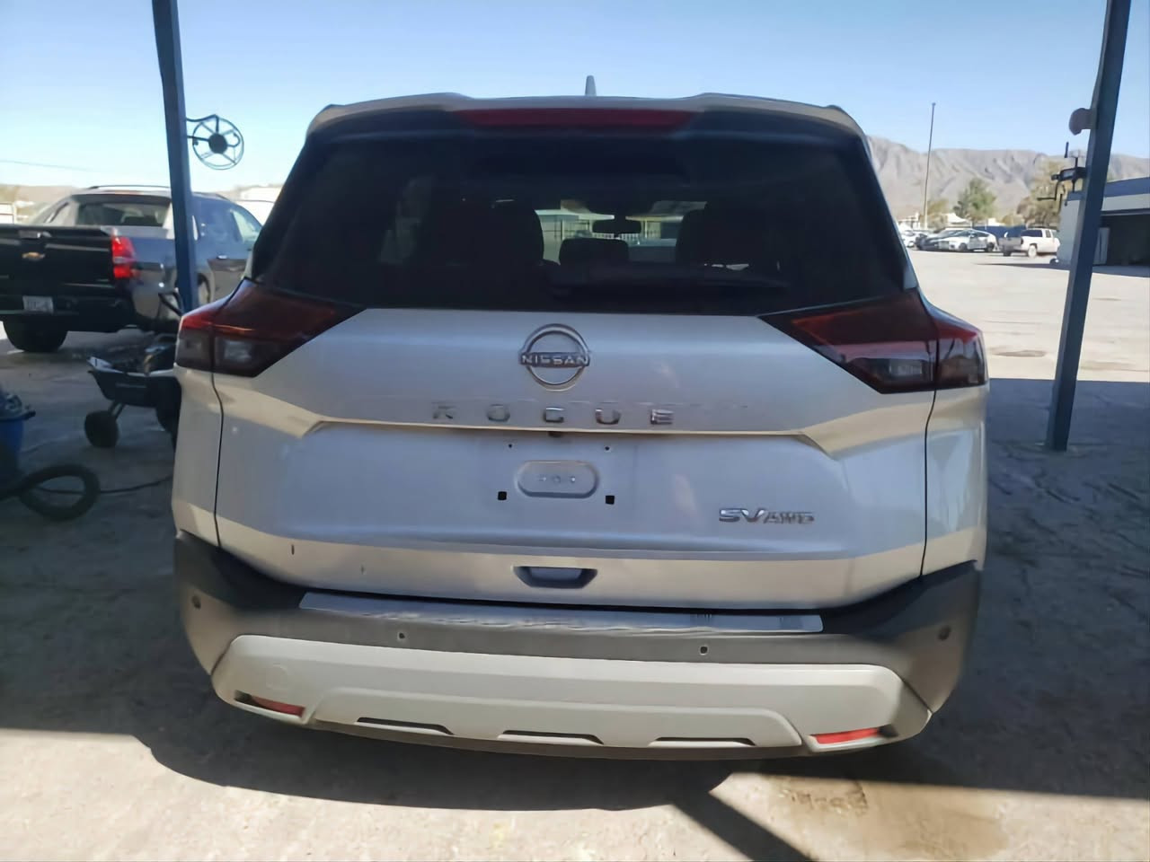 نيسان روج موديل 22
مواصفات  SV AWD
محرك 1.5 تيربو 201 حصان وعزم 300 نيوتن
رادار امامي وخلفي 
توقف ذاتي
اوتو هولد 
اوتو ستار
خمس اوضاع قيادة
نقطة عمياء
كامرة خلفية 
تبريد امامي خلفي 
فول تحكم ستيرنك مع اوامر صوتية
شاشة تدعم ابل كار بلي واندرويد اوتو
لايت ليد مع انارة نهارية
العداد 50 الف ميل 
السيارة جديدة بمعنى الكلمة 
الحادث خفيف جدا واضح بالصورة 
 تخم تايرات جديده
 مكفول كفالة عامة محرك كير تبريد شرط بلادي برغي ما مفتوح صور الحادث 👇 مرفقة 
السعر 152  رقم اربيل تريد تحويل تريد وكاله

مزيد من التفاصيل الاتصال على الرقم 
***********
مكان السيارة بغداد...مجمع بسمايه
