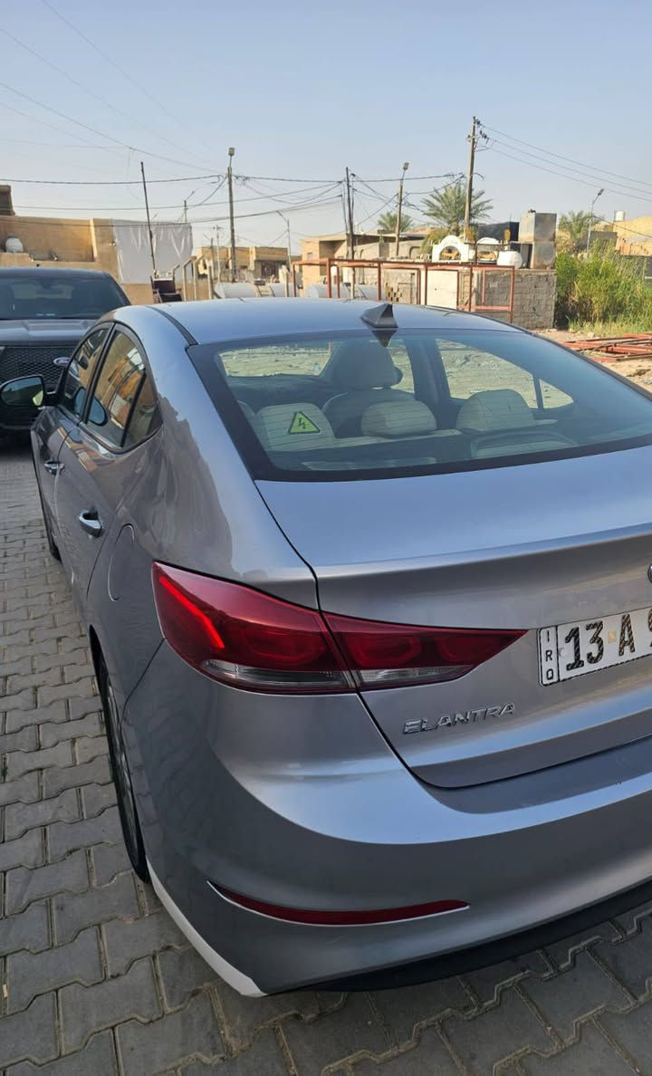 السلام عليكم
النترا موديل 17 أمريكي دوش مواصفات لمتد فول محرك 2000 السياره نظيفه جدا وحادثها شخط بالجاملغ الامامي وباب السايق .بدون ايرباك السياره بأسمي اني استاد جامعي في الكوت بالمركز السعر 125ورقه .. ***********
