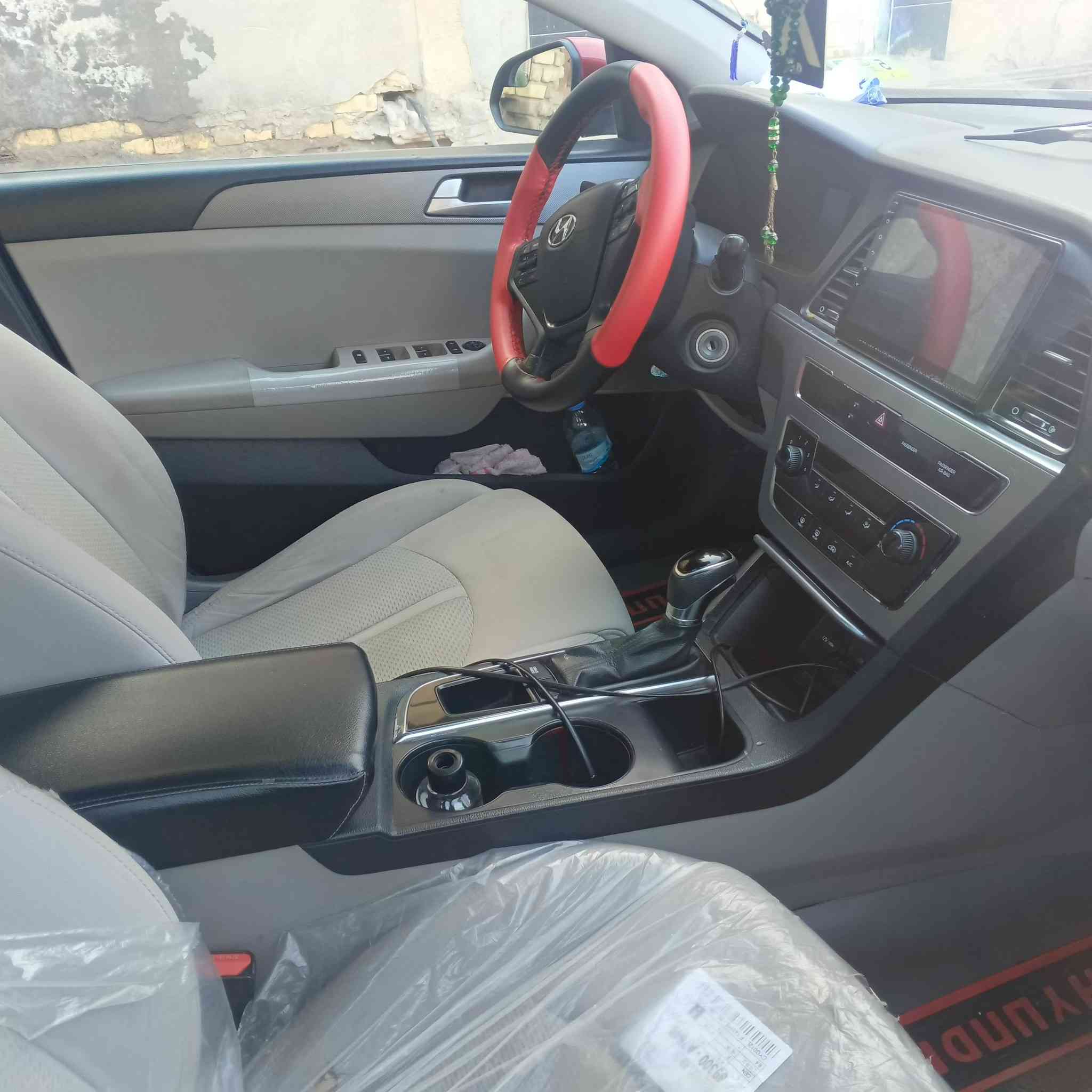 السلام عليكم 
سوناتا ٢٠١٧
رقم انكليزي 
السعر ١٢٢
المكينه برغي واحد مامفتوح
عدم تواجد ع فيس المكان ذي قار شطرة
للاتصال ***********
