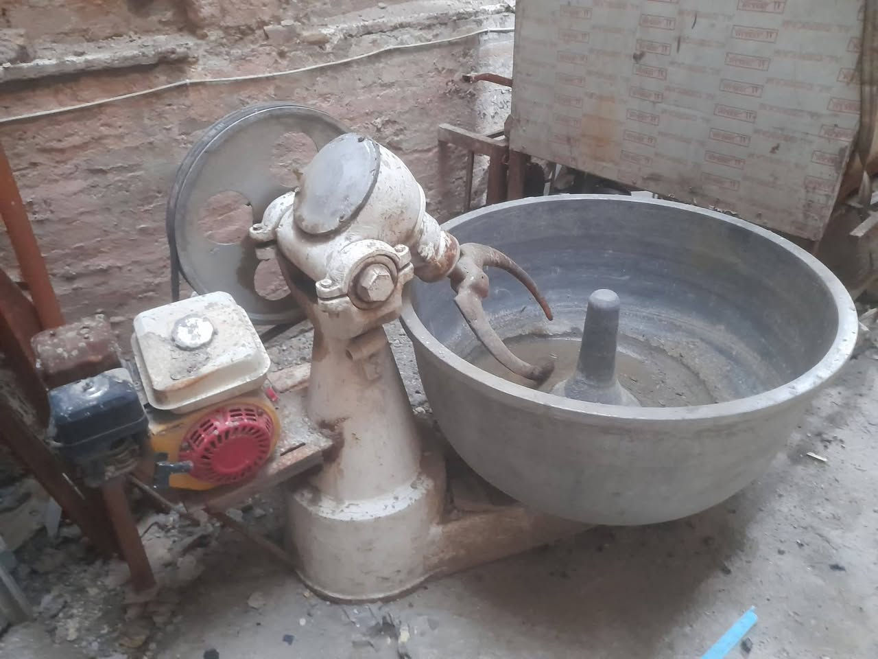 للبيع عجانه سوريه حجم كبير دنبر بسعر مناسب موجوده في الكاظميه ***********
