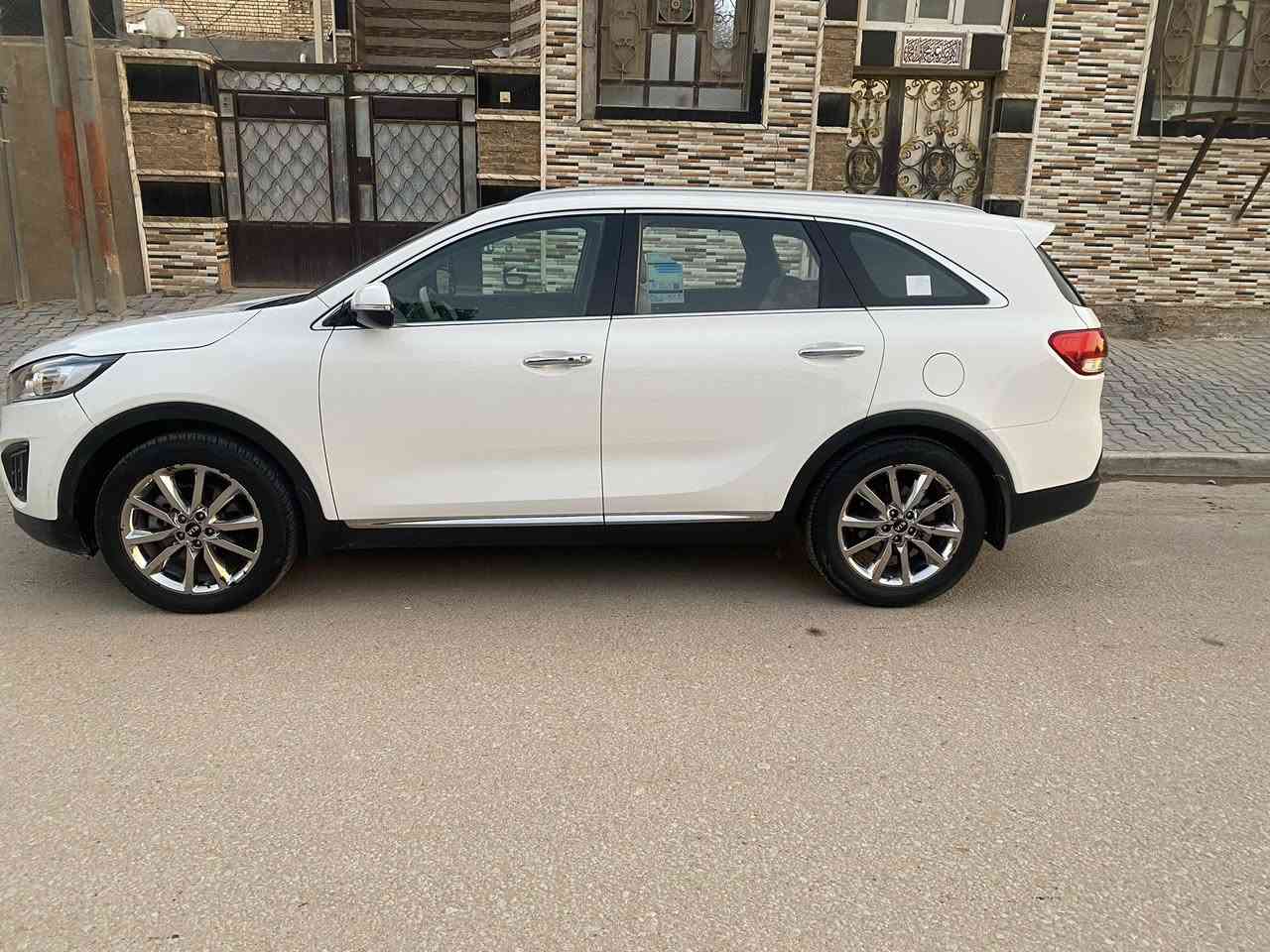 سورنتو 2017 خليجي مكفول من الضربه ومن الصبغ ومن التبديل عدى كم  شخط بيها سنويه صاقطه مكانها نجف السعر 235 ماشيه 160 باسم شركه بيع او مراوس لاندكروز من 2016 الى 2021
الاتصال على الرقم ***********
