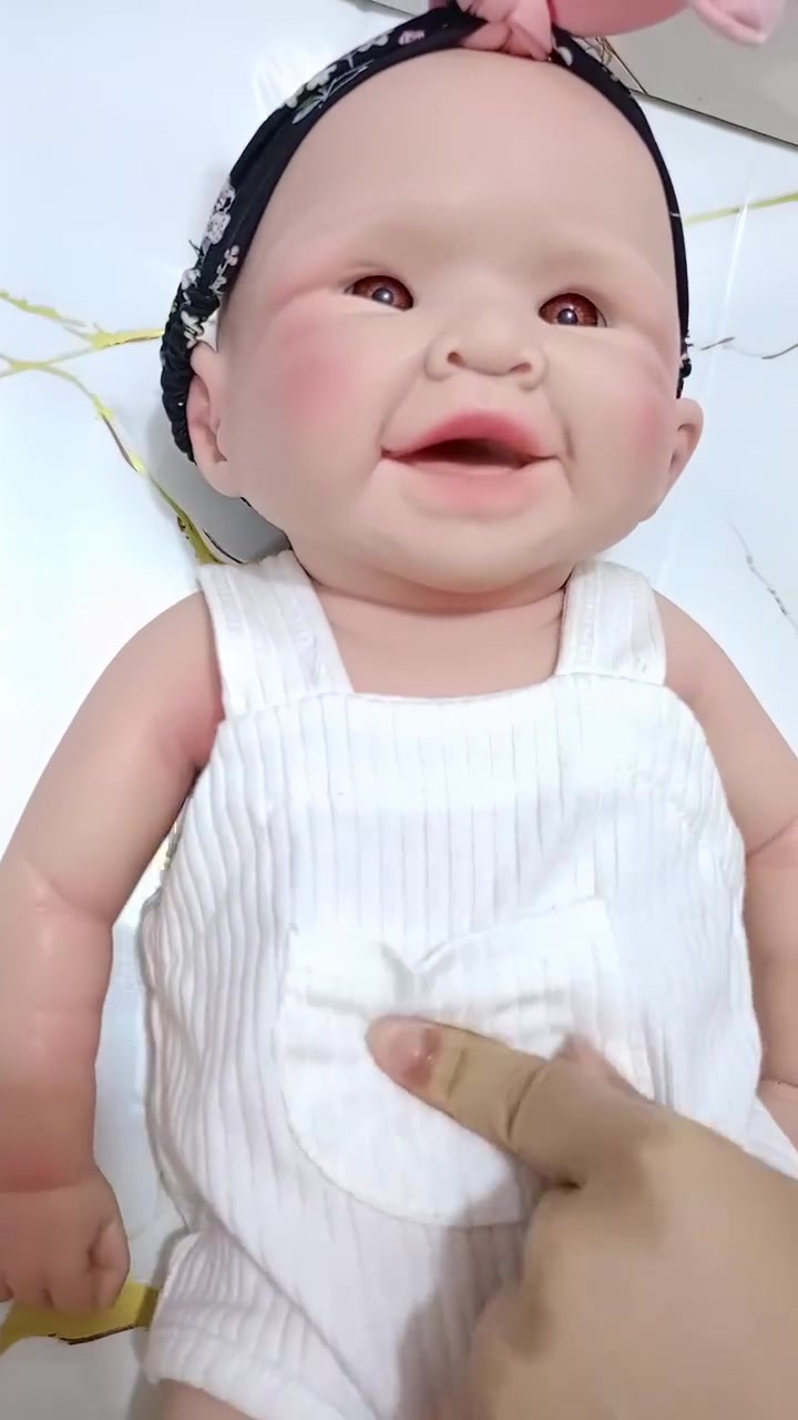 بنوتة جلاتين حجم كبير ❤🩷للحجز مراسلة الصفحة 🌹


**إذا كنت صاحب هذا الإعلان وتريد حذفه لأي سبب، رجاءا أرسل رسالة إلى الدعم الفني**