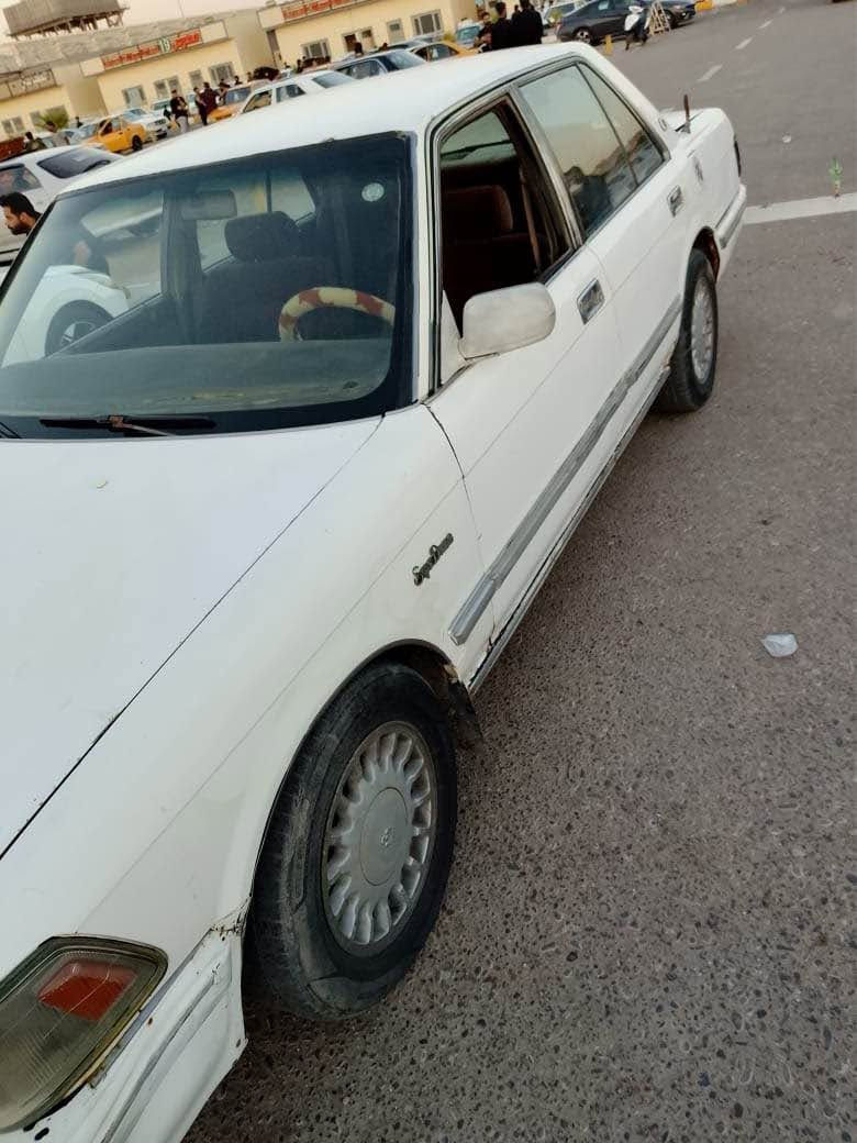 للبيع 
سيدان يسرى بلاد 
مكينه 2500 باسمي 
عنوان بصره سعر30 وبيها مجال 
*********** الزبير, البصرة
