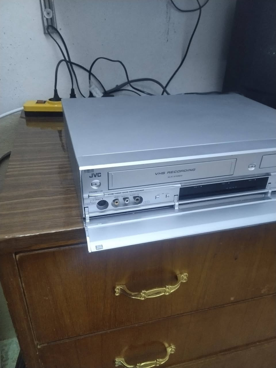 للبيع فيديو ودفيدي وهارد مشترك يوجد توصيل السعر ١٠٠ مكاني موصل


**إذا كنت صاحب هذا الإعلان وتريد حذفه لأي سبب، رجاءا أرسل رسالة إلى الدعم الفني**