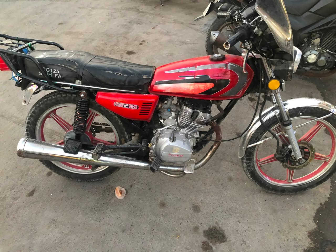 ايراني خمسه كير سعرها 350 وبيه مجال
ايرانيه موديل ٢١ نضيفه سلف هندر نكره وحده 

شغل وطلع اي وقت يعجبك ماناقصها شي 

مكاني مدينه الصدر ***********
