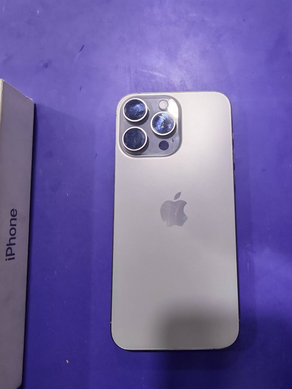 ايفون 15 برو ماكس
بطارية 86 🔋 
اللون تيتانيوم 
ذاكرة 256
نظافة 💯 مكفول اي خدش مابي 
السعر 1٫050 
للاستفسار الاتصال على الرقم التالي 
***********
