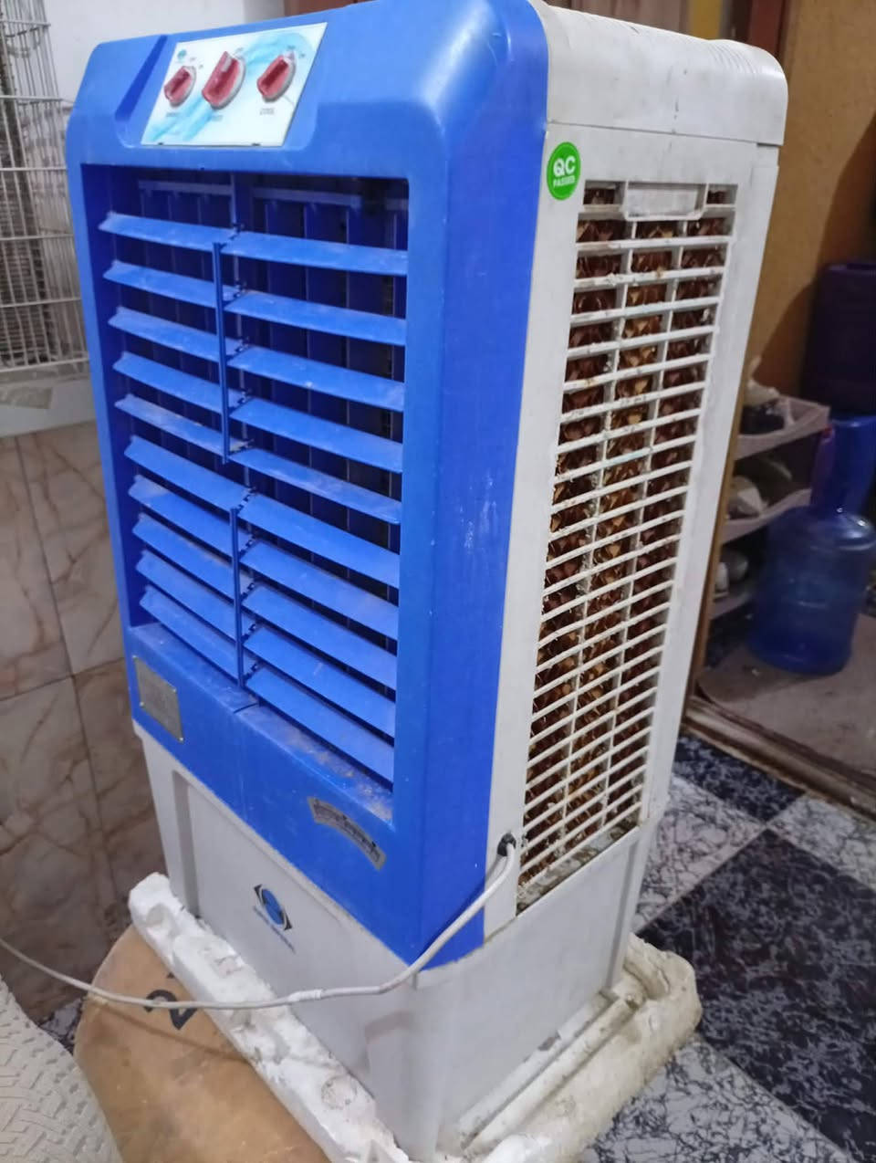 سلام عليكم مبرده كفيره للبيع كلش نضيفه العيب البيه تكهرب شنو صقته ماعرف///***********
@إشارة
