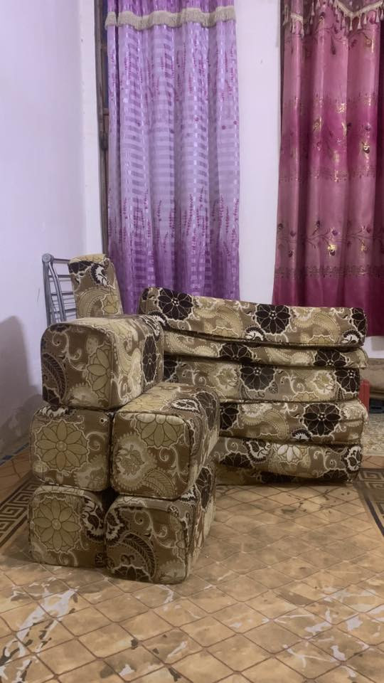 ؛مجلس مستخد
للتواصل ***********
 
الاول الي موضح بالصور عدد 14 قطعة و2زاوية
و7تكيات 
_______
المجلس الثاني 
عدد5 وزاوية وحده و5 تكيات
(السعر لشراي قييم ونتفاوض)✅
