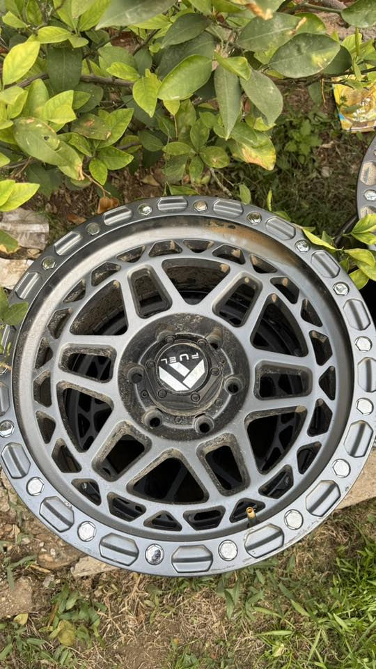 ويل كب فيول. حجم 17.  6 براغي.
يرهم على سيارات ياباني والامريكي ال 6 براغي 
سعره 700 الف وبي مجال 
مكان بابل يتوفر توصيل 
 ***********. واتساب
