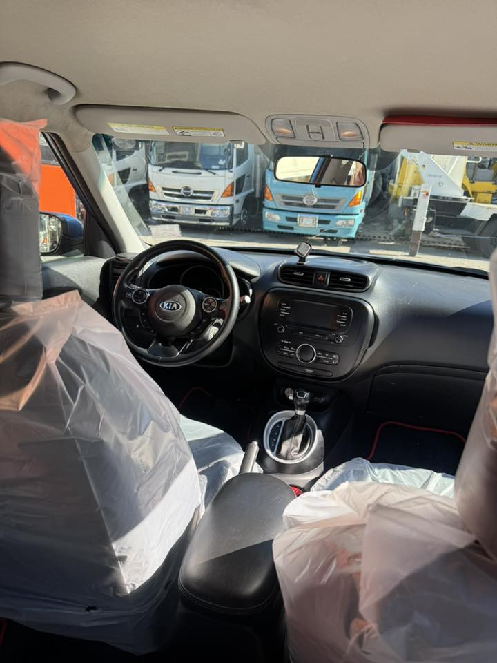 كيا صول موديل 2017 محرك جي دي حجم 2000 حادثها جاملغ مصبوغ وبنيد مبدل بيها جراد بالقمارة يتعالج بالبوليش جاهزة تخم تاير صدر تبريد ماشية 50الف مكانها بغداد عارضها 120 وبيها مجال رقم الهاتف ***********
