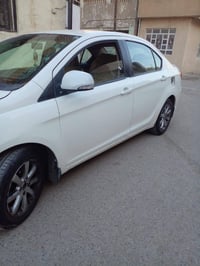 موديل ٢٠١١ • ضربة خلفية • كفرات جديدة