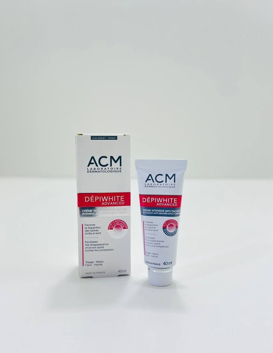 كريم ديبي وايت أدفانسد من مختبرات ACM الفرنسية هو الحل المثالي لتفتيح البشرة وتقليل التصبغات والبقع الداكنة 🌿☀️ يتميز بتركيبة قوية مختارة بعناية تعمل على تقليل إنتاج الميلانين وتفتيح المناطق الداكنة ✨ كما يساعد على توحيد لون البشرة واستعادة نضارتها 🌸 يمكن استخدامه على الوجه واليدين بفضل تركيبته الخفيفة والسريعة الامتصاص التي لا تترك أثراً دهنياً 💦 مناسب للاستخدام اليومي ومثالي للبشرة الحساسة 🧴💖
#ACM #ديبي_وايت_أدفانسد #تفتيح_البشرة #كريم_تصبغات #عناية_بالبشرة #ACM_فرنسا #توحيد_اللون #كريم_مفتح #بشرة_صافية #البقع_البنية  

💰 سعر القطعة 18
💰 سعر قطعتين 30
📢 إذا كان المنتج مع منتج آخر عابر لـ10 يصير  
💰 سعر القطعة 13  

🚗 توصيل بغداد 4 محافظات 6
كريم ديبي وايت أدفانسد من مختبرات ACM الفرنسية هو الحل المثالي لتفتيح البشرة وتقليل التصبغات والبقع الداكنة 🌿☀️ يتميز بتركيبة قوية مختارة بعناية تعمل على تقليل إنتاج الميلانين وتفتيح المناطق الداكنة ✨ كما يساعد على توحيد لون البشرة واستعادة نضارتها 🌸 يمكن استخدامه على الوجه واليدين بفضل تركيبته الخفيفة والسريعة الامتصاص التي لا تترك أثراً دهنياً 💦 مناسب للاستخدام اليومي ومثالي للبشرة الحساسة 🧴💖


**إذا كنت صاحب هذا الإعلان وتريد حذفه لأي سبب، رجاءا أرسل رسالة إلى الدعم الفني**