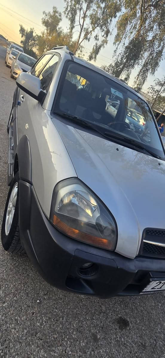 تكسون 2009 
رقم سنوية جديد 
بدون اي ضرر 
اربيل عنكاوة
*********** أربيل, العراق
