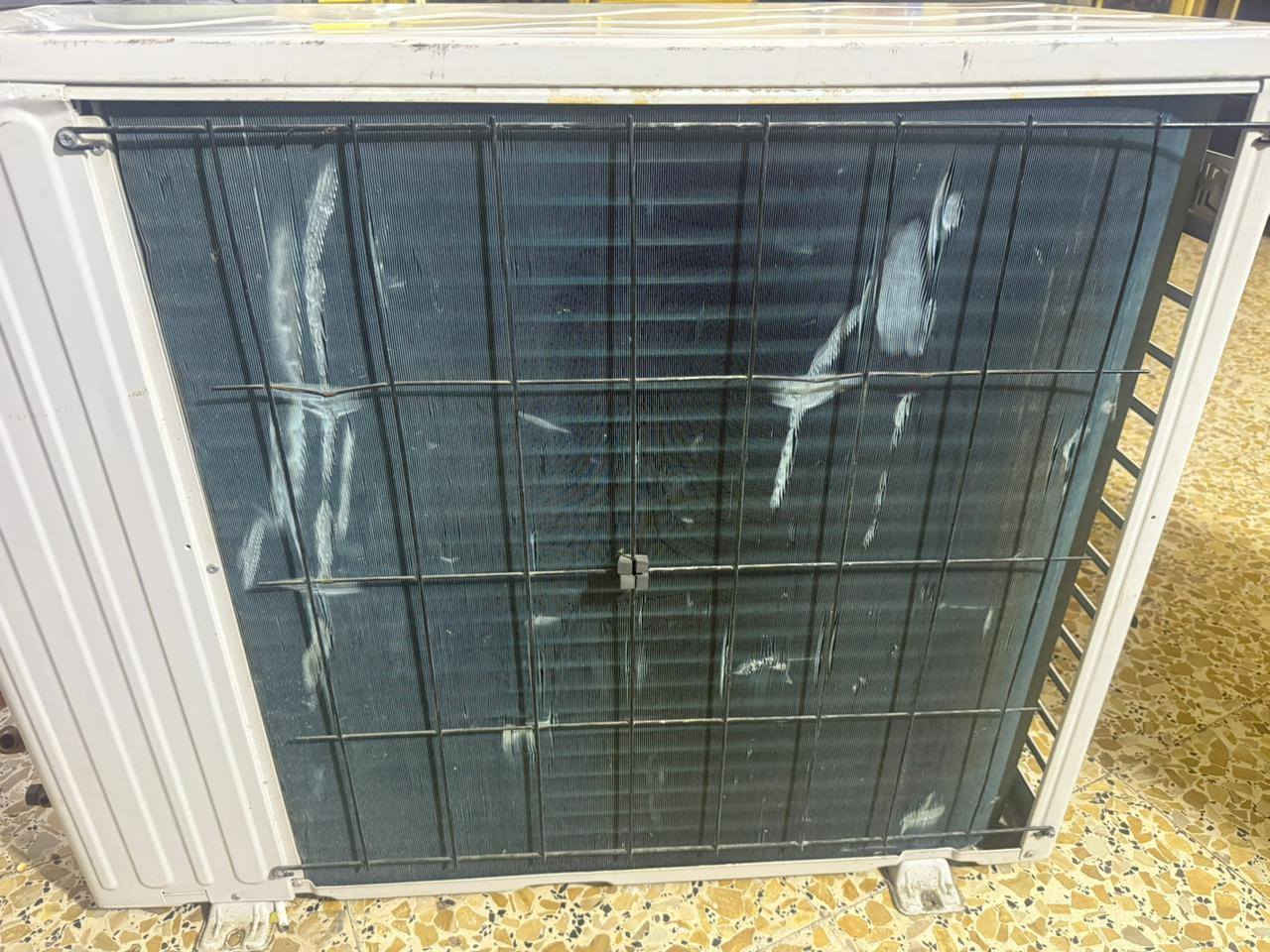 سلام عليكم 
سبلت جديد للبيع طنين 
الهاتف ***********
