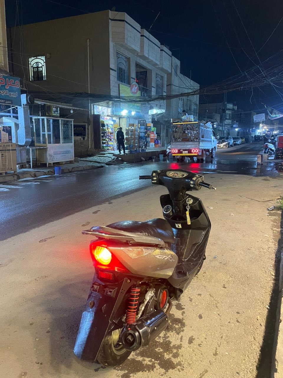 السلام عليكم ثعلب للبيع دراجه بلادي اي نقص مابيها كلها كامله مكينه مكفوله كفراتها مختمه دراجه ناعمه هيه بلادي مو تجي تكول مابيها شلعه السعر 650بيها مجال بسيط عنوان كريعات تواصل وياا هذا رقم ***********
