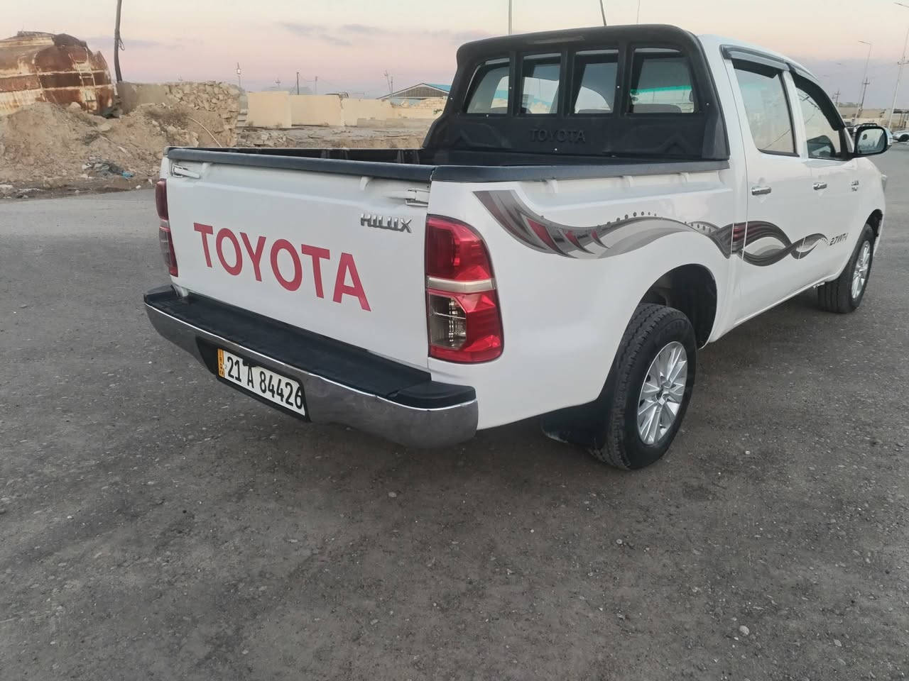 سلام عليكم البيع بكم  موديل 2013 مكفوله
كفاله من صبغ سياره رقم سليمانيه شرط التحويل تخم تاير صدر
محرك وكير شرط سياره جهازه 
مكان سياره بيجي 
سعره 195 وبيه مجال 
مراوس يرهم حسب القناعه 
رقم الهاتف ***********
رقم الهاتف ***********
