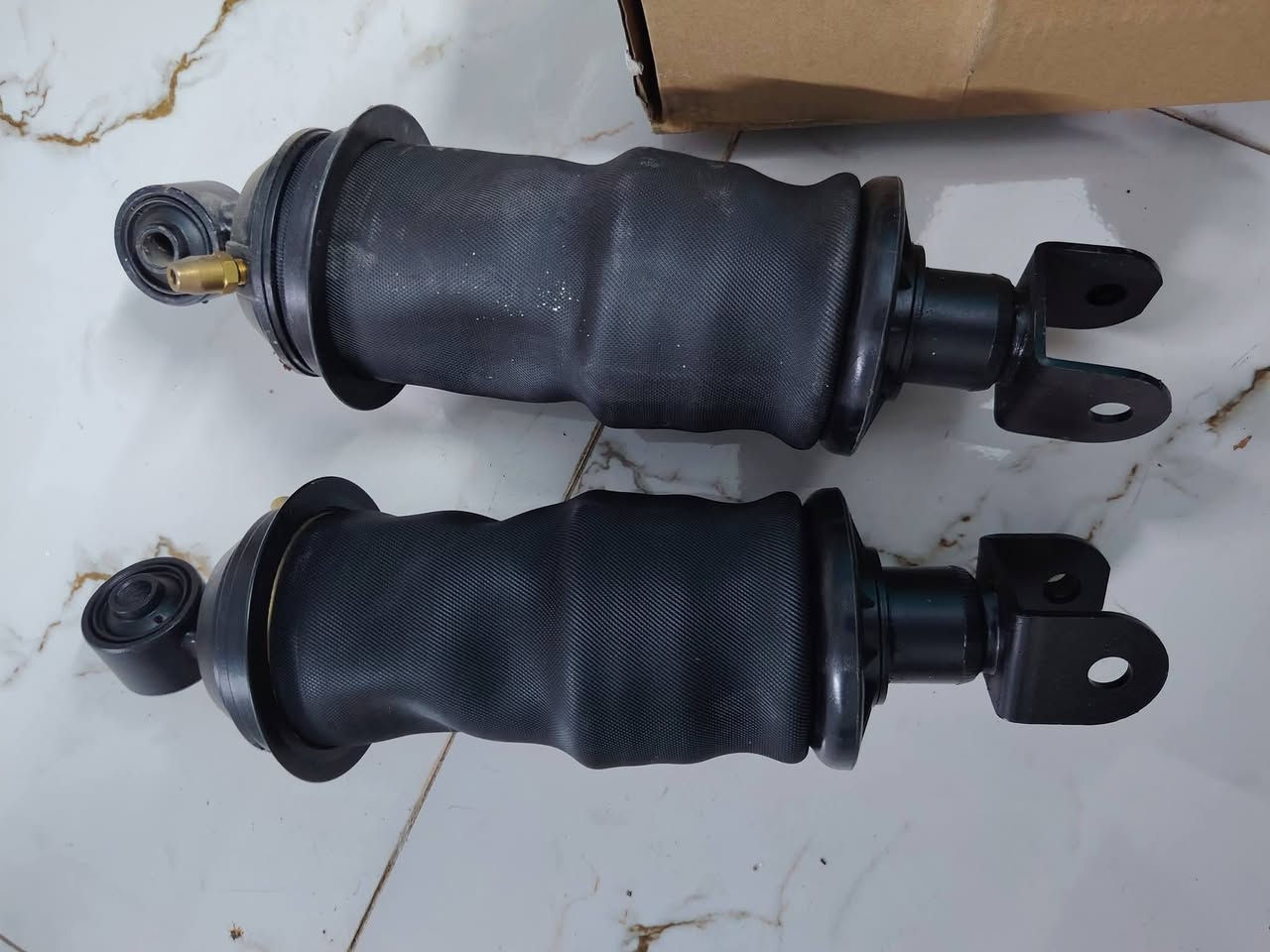 السلام عليكم اخوان دبلات قمارة سكانيا هواء لوك 125 الف واصل لباب بيتك
الي يريدهن يتواصل خاص رقم 
***********
