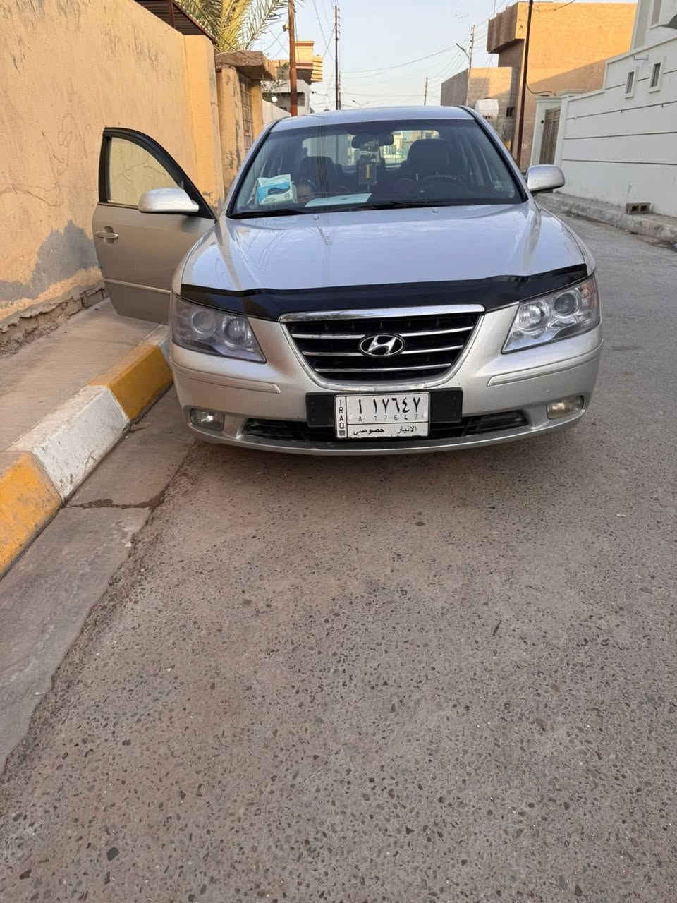 للبيع سوناتا 2009 للبيع 
وارد امريكي كليين 
محرك 2400 فوول مواصفات
 قطرة صبغ مابيها عدى شباك الدعاميه الاماميه ورصعات صغيره كير محرك كفاله ماناقصها شي شغل وامشي مكان السياره بغداد والانبار السعر 123 ورقه وبيها مجال قليل للشراي
للتواصل ***********
