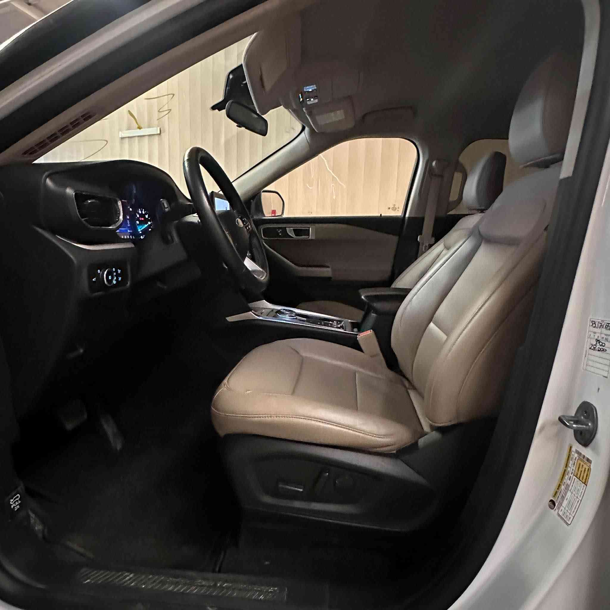 📌Ford Explorer 2023 XLT📌

⚙️حجم المحرك 4 سلندر توربو(2.3L)

♂️عداد المسافة 29000   mile 

🔷سيارة بدون سبوغ  ) 

🔷عدد المقاعد (7) راكب 

♦️المواصفات XLT:

فورويل 
بصمة تشغيل
بصمة ابواب
تشغيل عن بعد (Remote Start)
صندوق شفط كهربائي 
كشنات جلد
كشنات تدفئة
كشنات خلفي منفصل 
رادار أمامي(تحديد مسار)
رادار جانبي (نقاط عمياء)
رادار خلفي(تحذير من الاصطدام)
حساسات خلفية+ كاميرا
كير ماوس
اوتو هولد Auto hold
أوتو ستارت Auto start
أوتو ستوب Auto Stop
هاند بريك بصمة
تبريد مركزي 
شاشة كبيرة لمس 
Apple Car Play
Android Auto
تحكم وضعيات القيادة (Drive Modes)
مانع انزلاق+ABS
تحكمات استيرن
سستم سماعات BOSE
منافذ USB+AUX
وبقية المواصفات المعروفة

♦️(العنوان/ اربيل شارع المعارض)
     
               - - - - - - - - - - - - - - - - - 

♦️للاتصال/

*********** 
*********** أربيل, العراق
