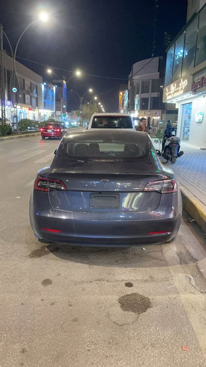 تسلا مودل 3
2023 اون لاين اخر تحديث ومربوطة ع تطبيق تسلا الاحمر الرسمي
رقم بغداد 11238

حادث بارد بالصندوق فقط بدون صبغ بدوت تبديل بزون ايرباك ولا شاصي ولا لغد كفاله

تمشيك 410 كيلو بالشحنة الوحدة

وياها شاحنة منزلية 32 امبير

مواصفات التسلا المعروفة ميحتاج اذكرهن لان هواي السيارة جاهزة وبأسمي 
السعر 170
***********
