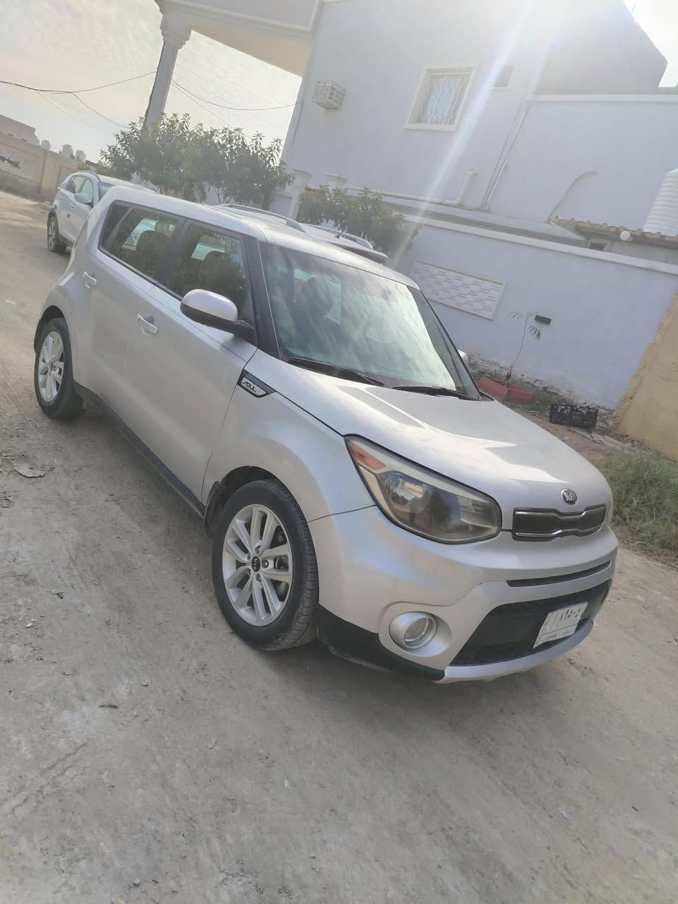 كيا صول 2017 وارد امريكي حادثه جاملغ وبنيد بدون دواخل بدون تبديل ليبل واحد السياره رقم بابل محرك 2000 فول مواصفات بصمه  بصمه ابواب شاشه  كامره خلفيه حساسات تحكم ستيرين السعر 115 العنوان بابل محاويل للاتصال على الارقام التاليه ***********/***********
