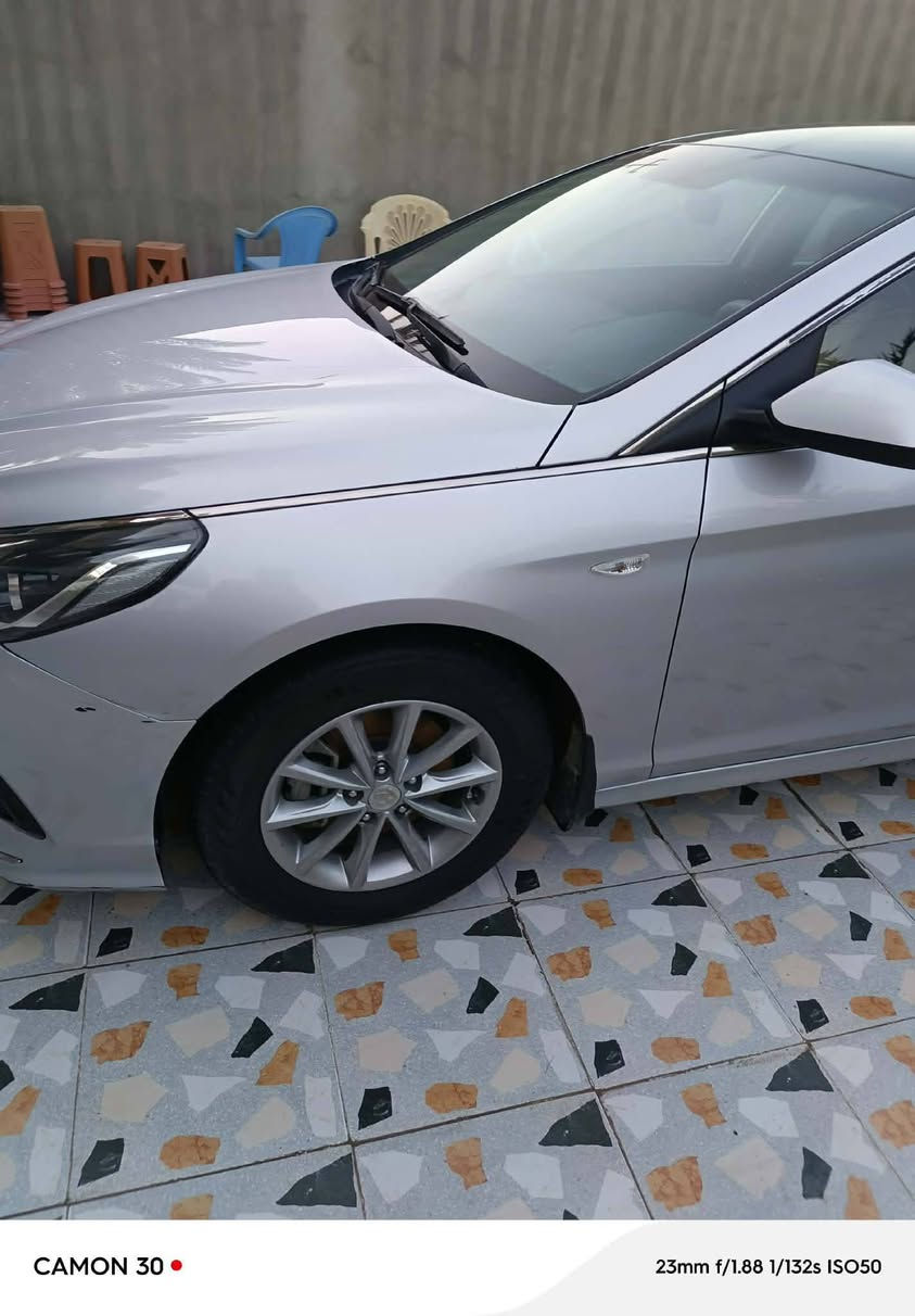 السلام عليكم
سوناتا موديل 2020 
وارد كوري بانزين 
مكينة 2000 دوش 
مواصفاتها معروفة 
نص مواصفات
السيارة بيها بارد وصبغ بسيط 
السعر 140وبيها مجال 
للاستفسار 
***********
