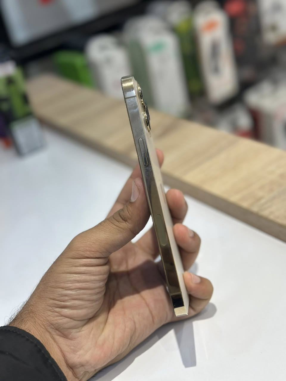 آيفون 13 بروماكس 87‎%‎  ذاكرة 256 وتربرو السعر 700 ألف  للاستفسار ع الرقم ***********
