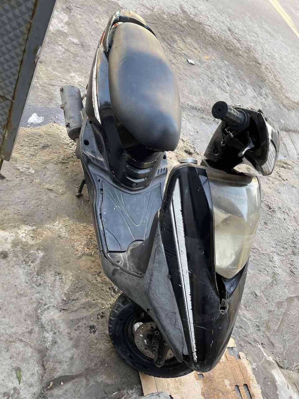 سلام عليكم دراجه بريز شغاله نقصه صالنصه بيه خيط تبخير يعني من تشتغال بيه تدخين بس بعدين تروح دخانه سلف لايت اشاير سلف هندر كله شغال 300 بيه مجال تجي شوفه تفحصه عجبتك تاخذه ماتفيدك لا تكسر بسعره رحمه الولديك  ابو  200رحمه لاهلك لا تراسني بلا زحمه عليك  متواجد عله فيس ***********
