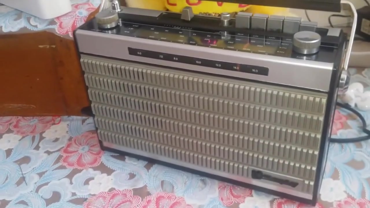 راديو اوربي  ماركة مورفي ريجارد ... السعر ٦٠ الف. 
بدن الجهاز مدعم بالالمنيوم موجة AM FM SW LW


**إذا كنت صاحب هذا الإعلان وتريد حذفه لأي سبب، رجاءا أرسل رسالة إلى الدعم الفني**