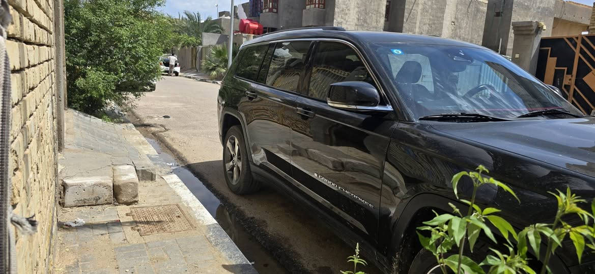 جيب شيروكي ٧ راكب ٢٠٢١
حادث امامي 
فول عدا الفتحه 
رادار ، نقاط عمياء، تدفئه كشنات،تدفئه ستيرن ، كراسي كهرباء ،تحديد مسار، حساسات،  صندوق كهرباء، 
ماشيه ٦٦ الف كم 
مكان السياره بصره
للإستفسار الاتصال ***********
